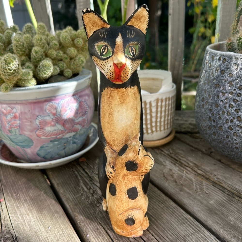 Vintage Wooded Hand Carved And Painted Folk Art Cat W Child Indonesia 10.5"x2.5"